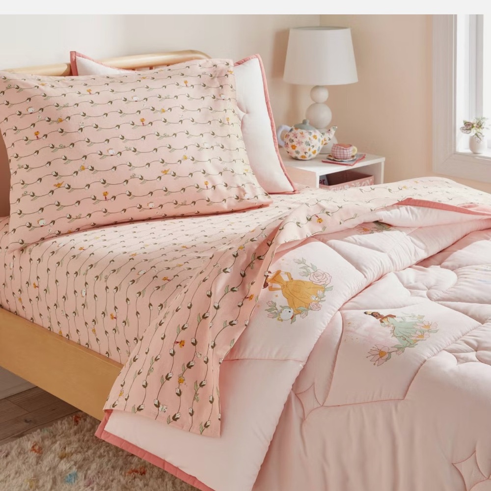 QUEEN Princess Tulip Vine 4pc Sheet Set - The Disney Collection by Pillowfort